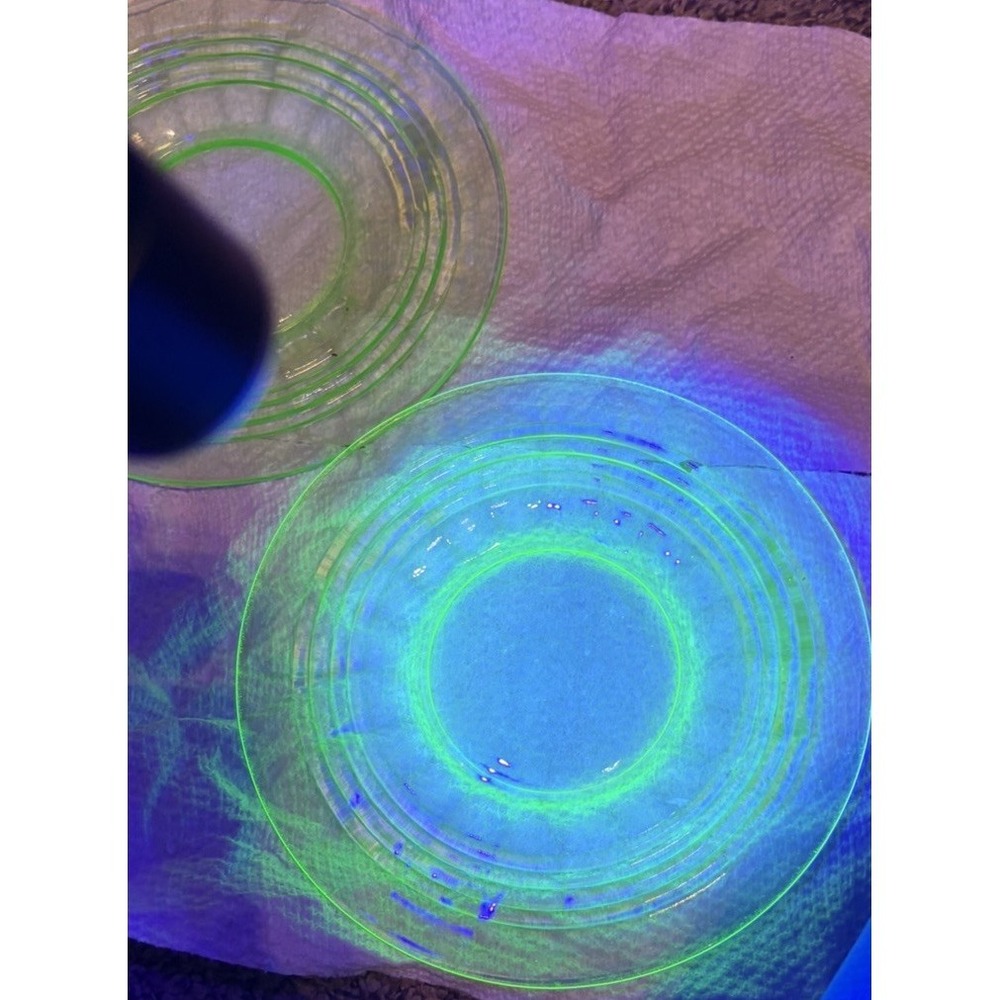 Vtg‎ Set 2 Vaseline Uranium Green Depression Glass 6.5" Salad Plates